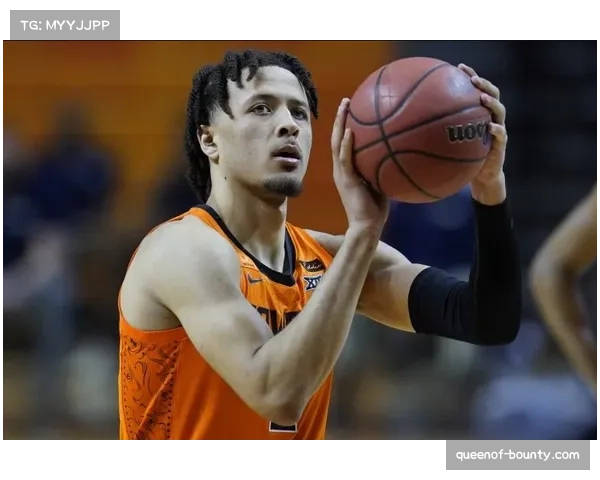 活塞新星康宁汉姆此役砍下30分，篮板助攻均达两位数，状态回暖